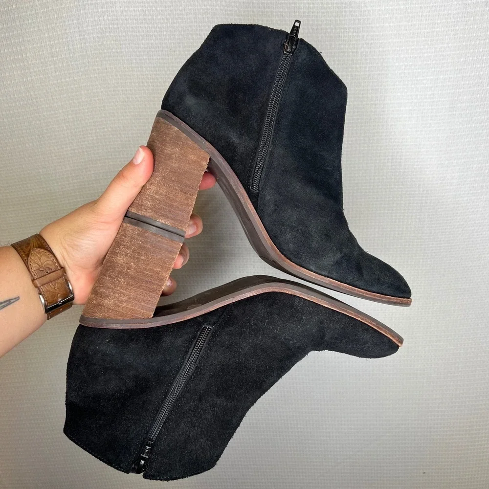 Lucky Brand Womens Black Suede Ankle Boots Stacked Block Heel Side Zip Size 10M